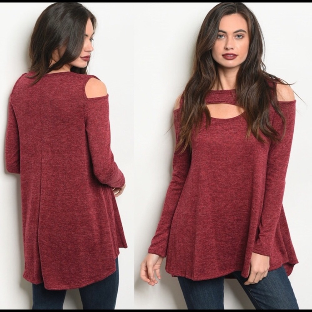 HP 💕 Cold shoulder styled sweater